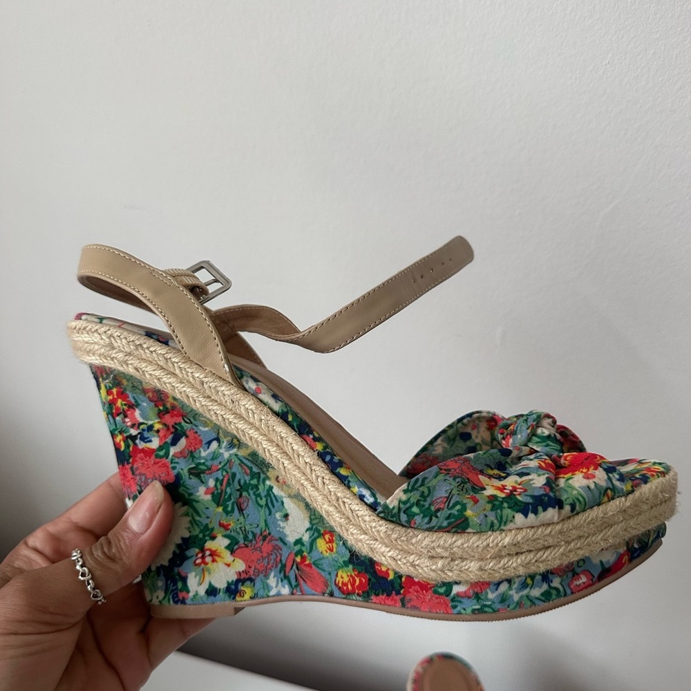 Gianni Bini 
Floral Wedge Plataform Sandals - never used